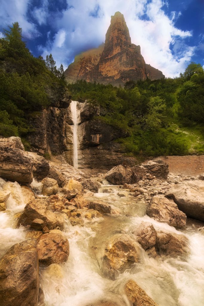 Cascata solitaria