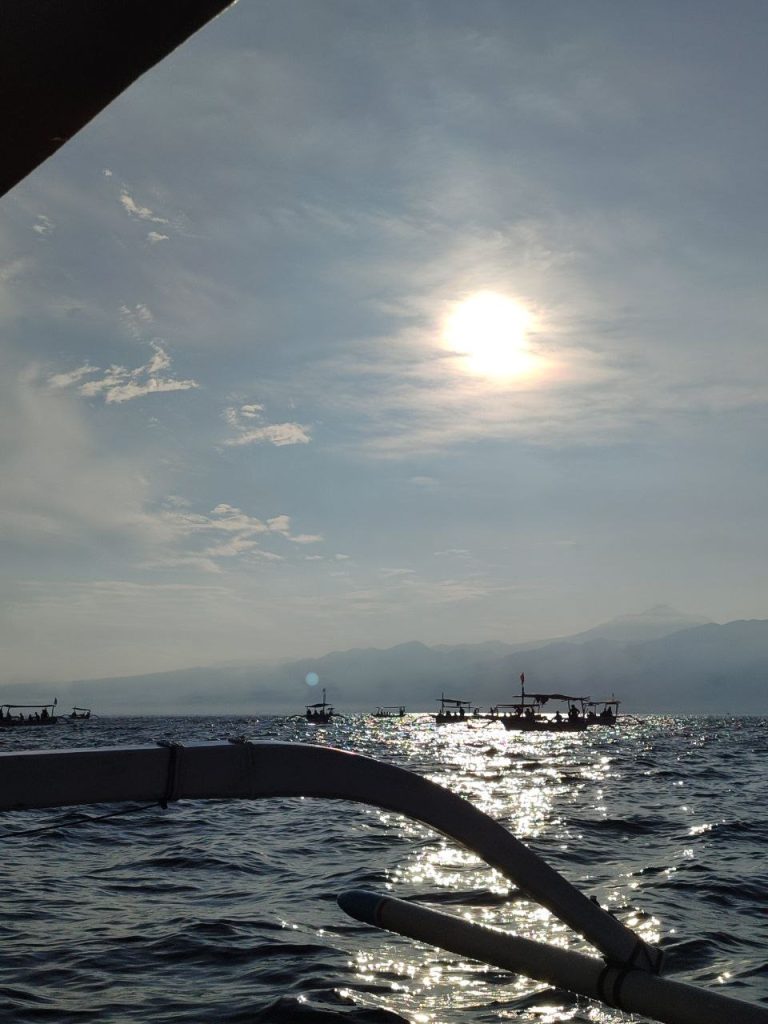 Golden reflects and journey at the sea